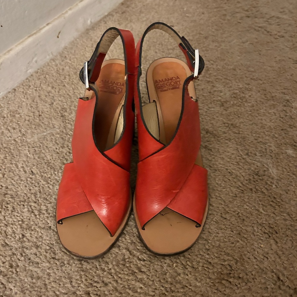 Gorgeous Amanda Gregory red sandals block heels size 5.5